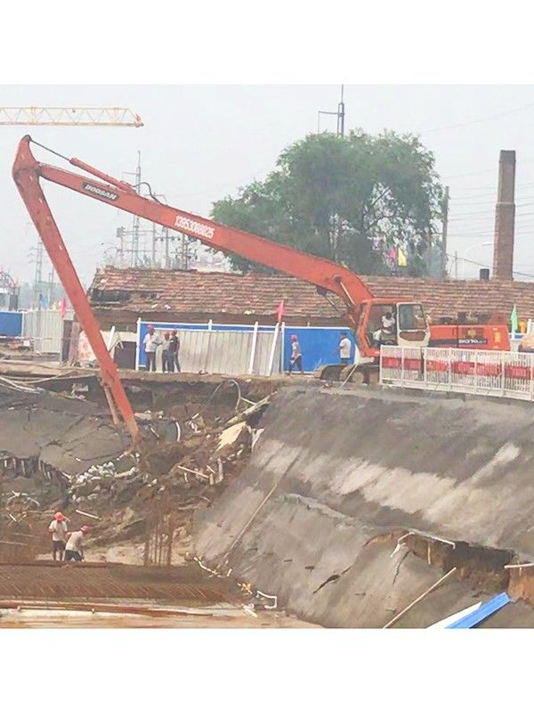 加长臂水路两用挖掘机