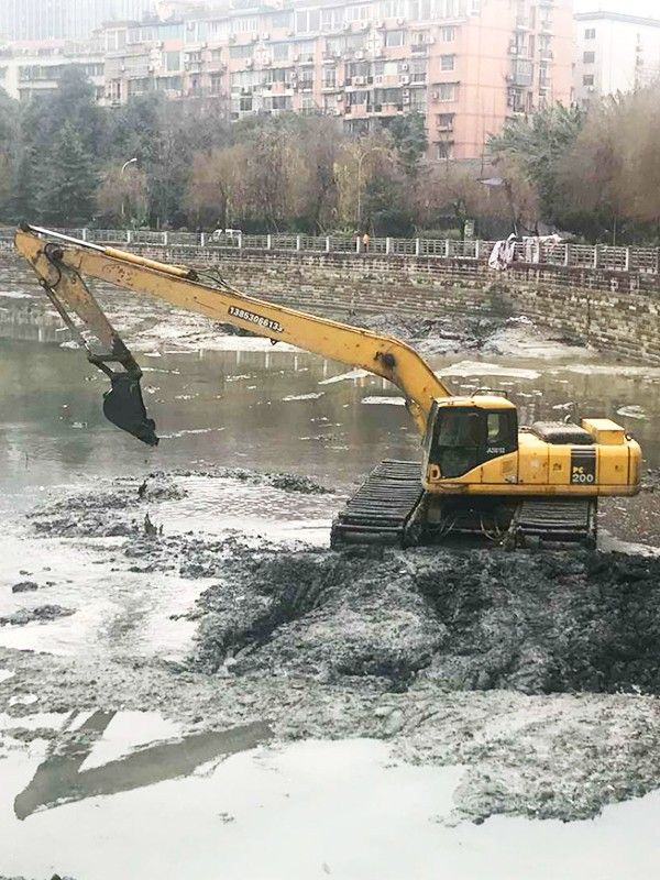 加长臂水路两用挖掘机