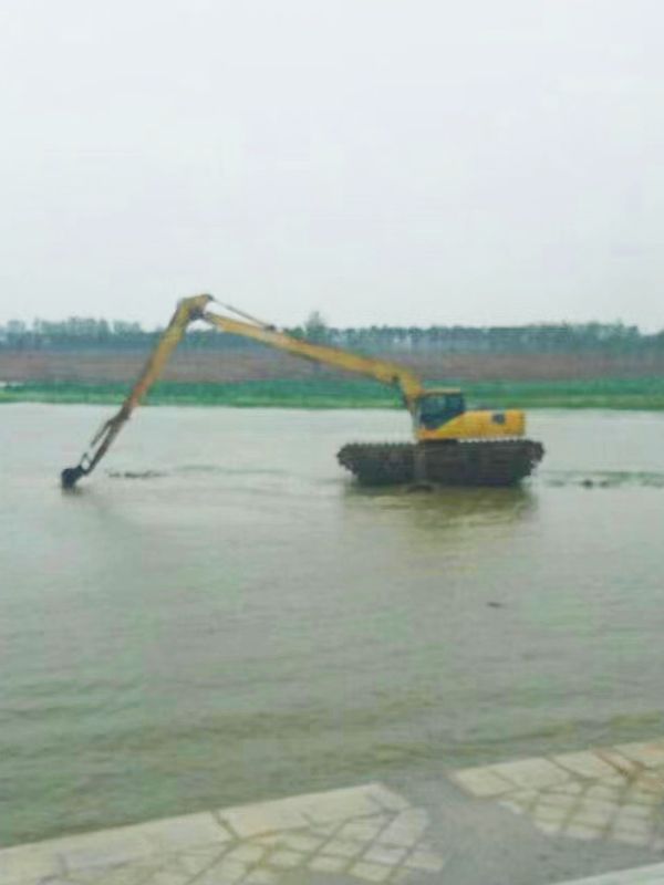 加长臂水路两用挖掘机