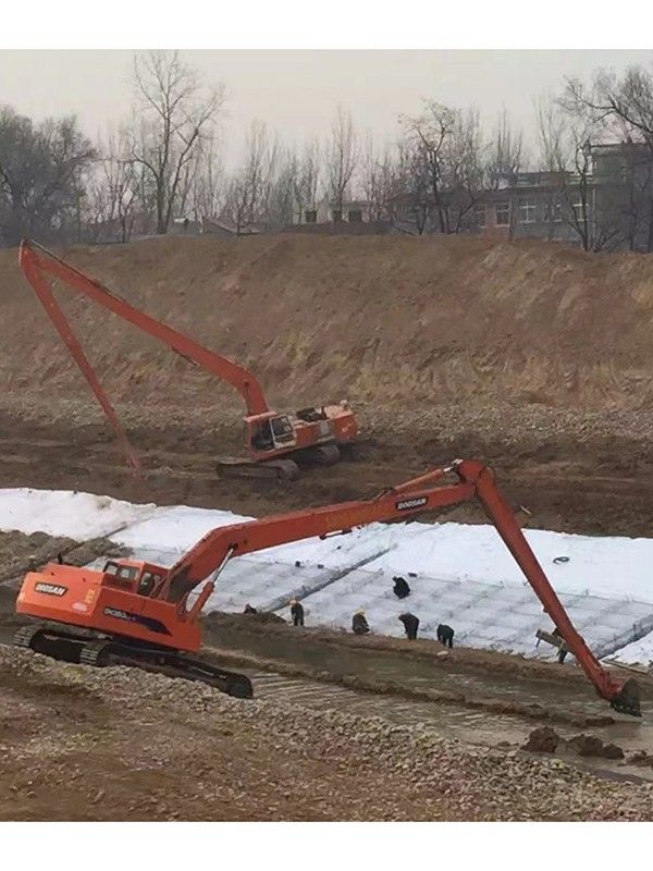 加长臂水路两用挖掘机